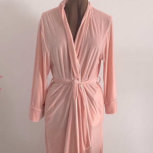 💖LA LINGERIE💖-Beautiful Rose pink robe In medium . Full length. Like new ! - Picture 2 of 16